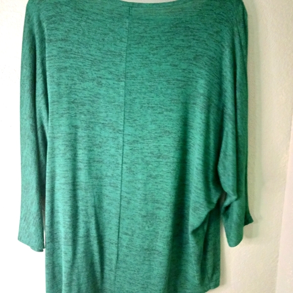 Boutique unlabeled Gree n stretch top long sleeves 👌 comfortable - Picture 2 of 2